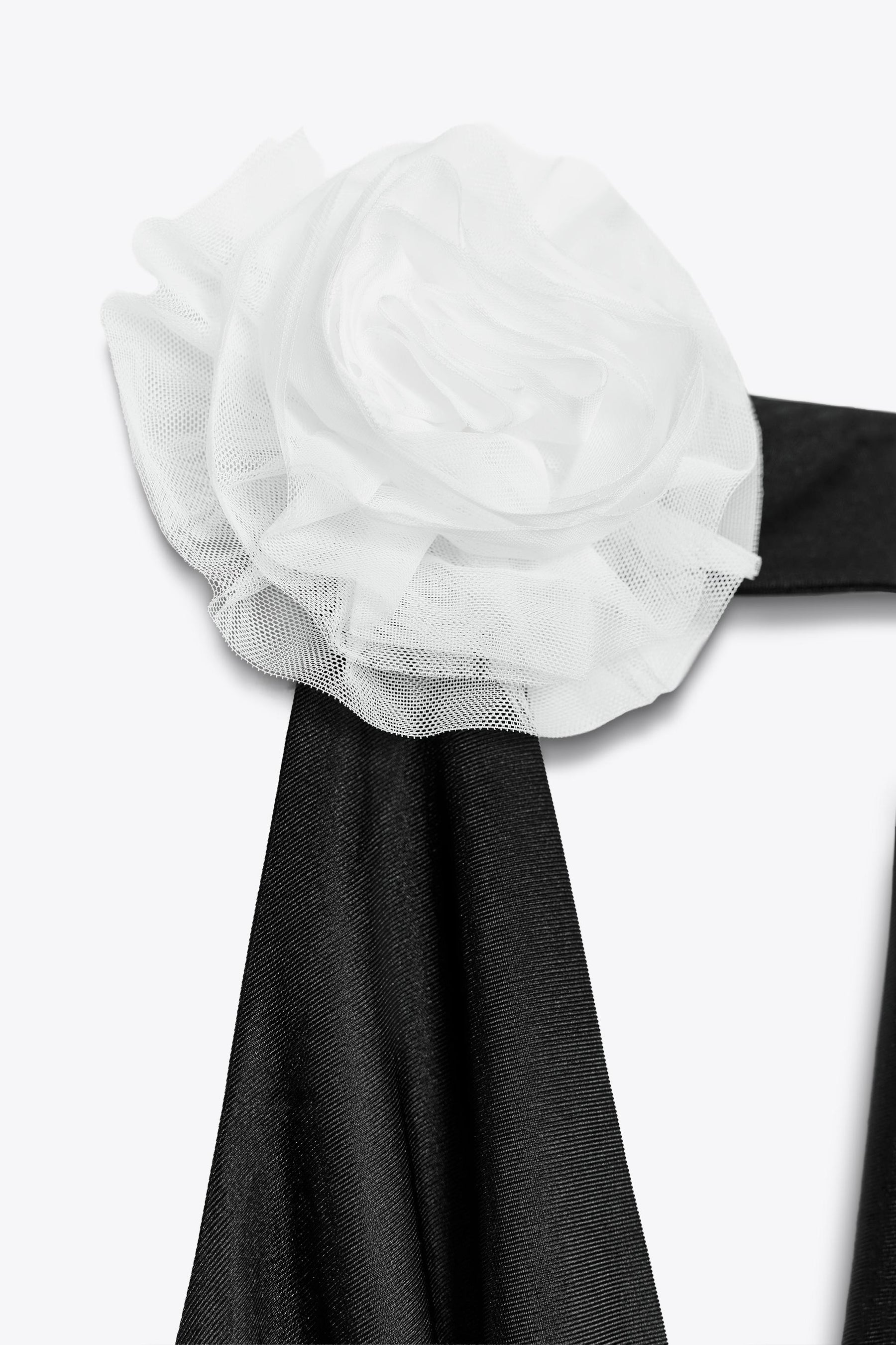 Neckholder-Body mit Blumenapplikationen