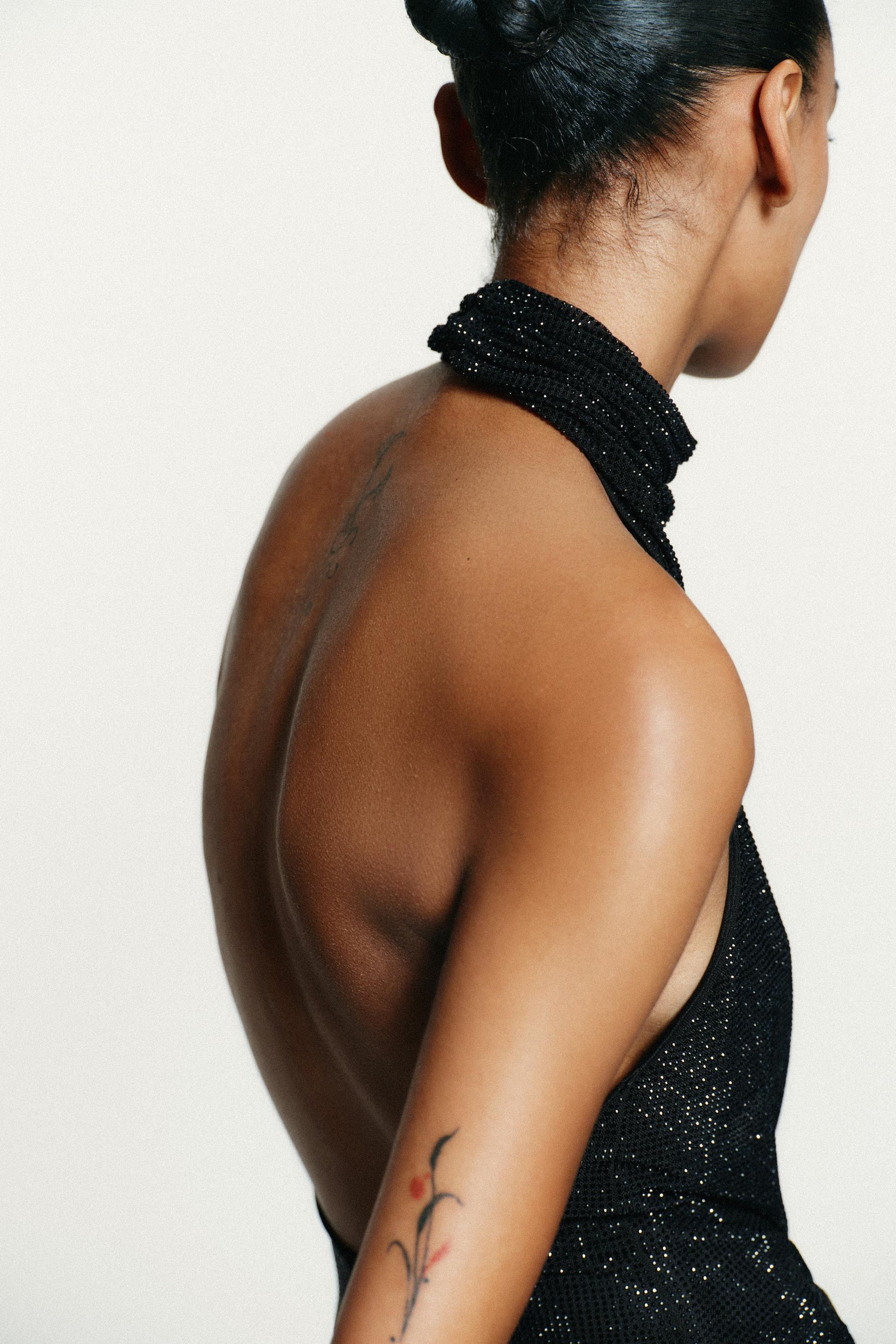 Strassbesetztes Neckholder-Top