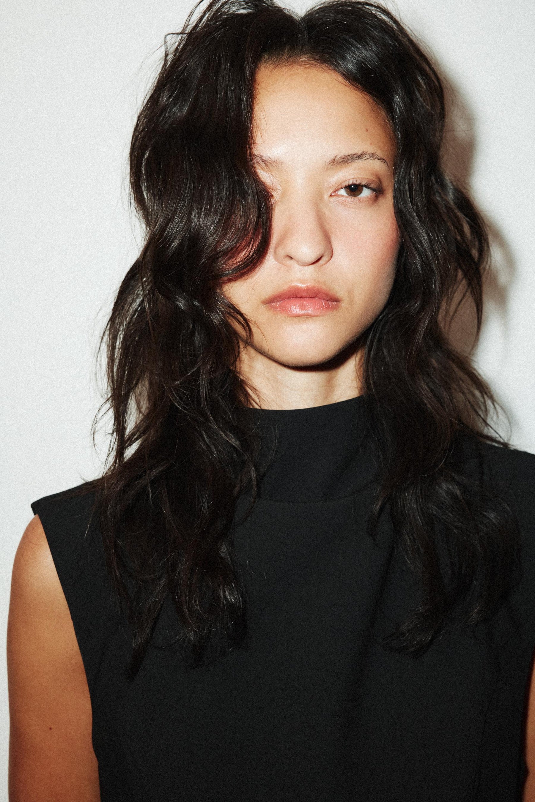 Kurzes Kleid mit Bindedetail.