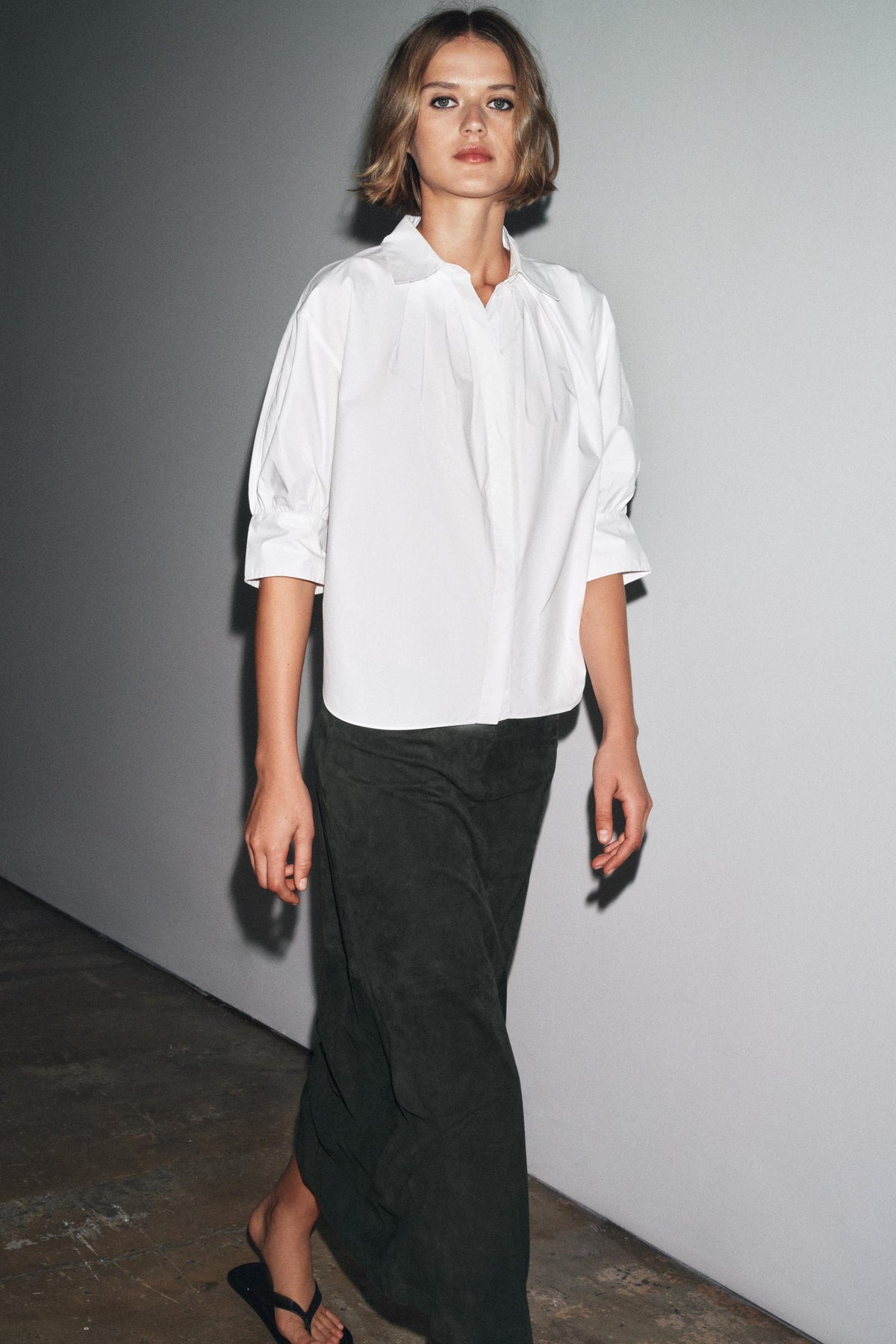 Plissiertes Hemd mit Puffärmeln