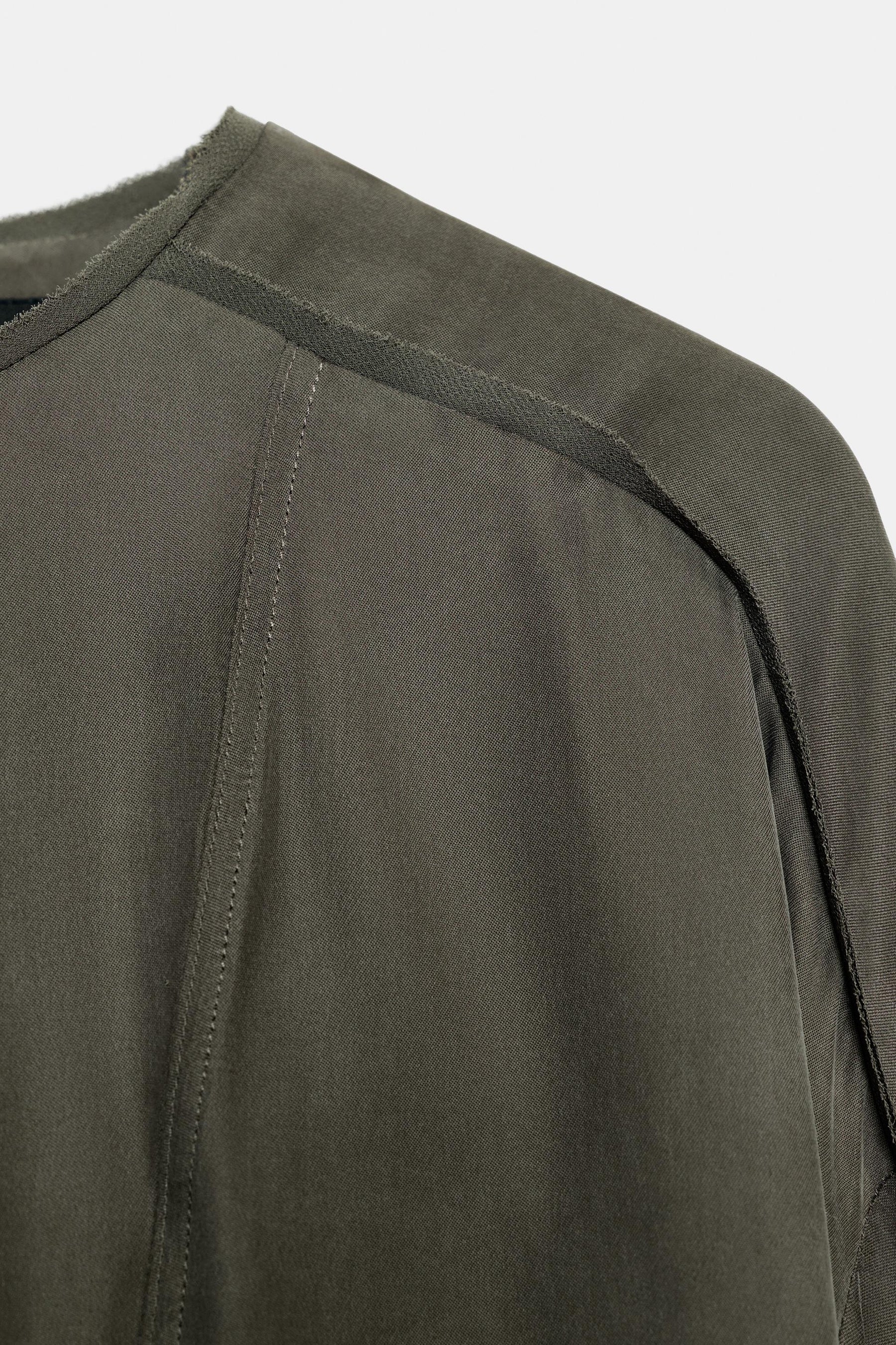 Fließendes Mode-Top