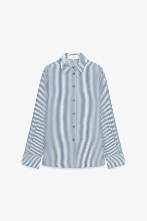 Gestreiftes, fließendes Hemd