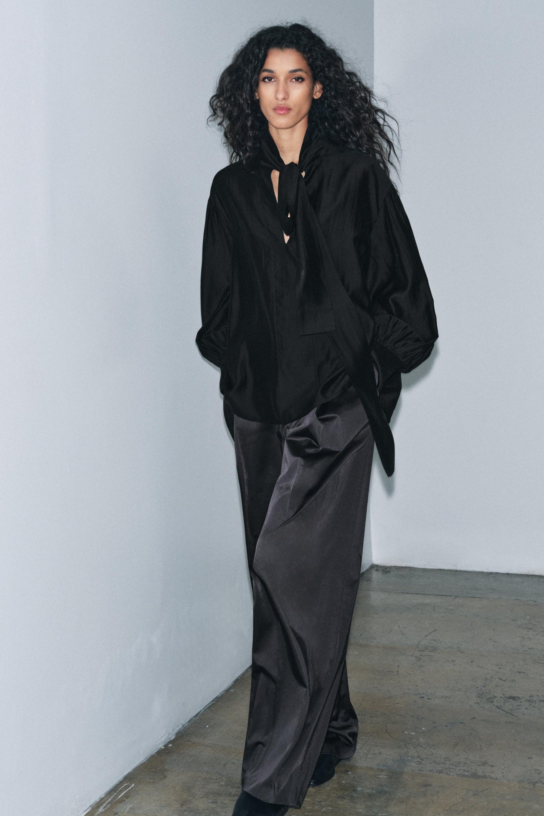 Fließendes Hemd mit Krawatten