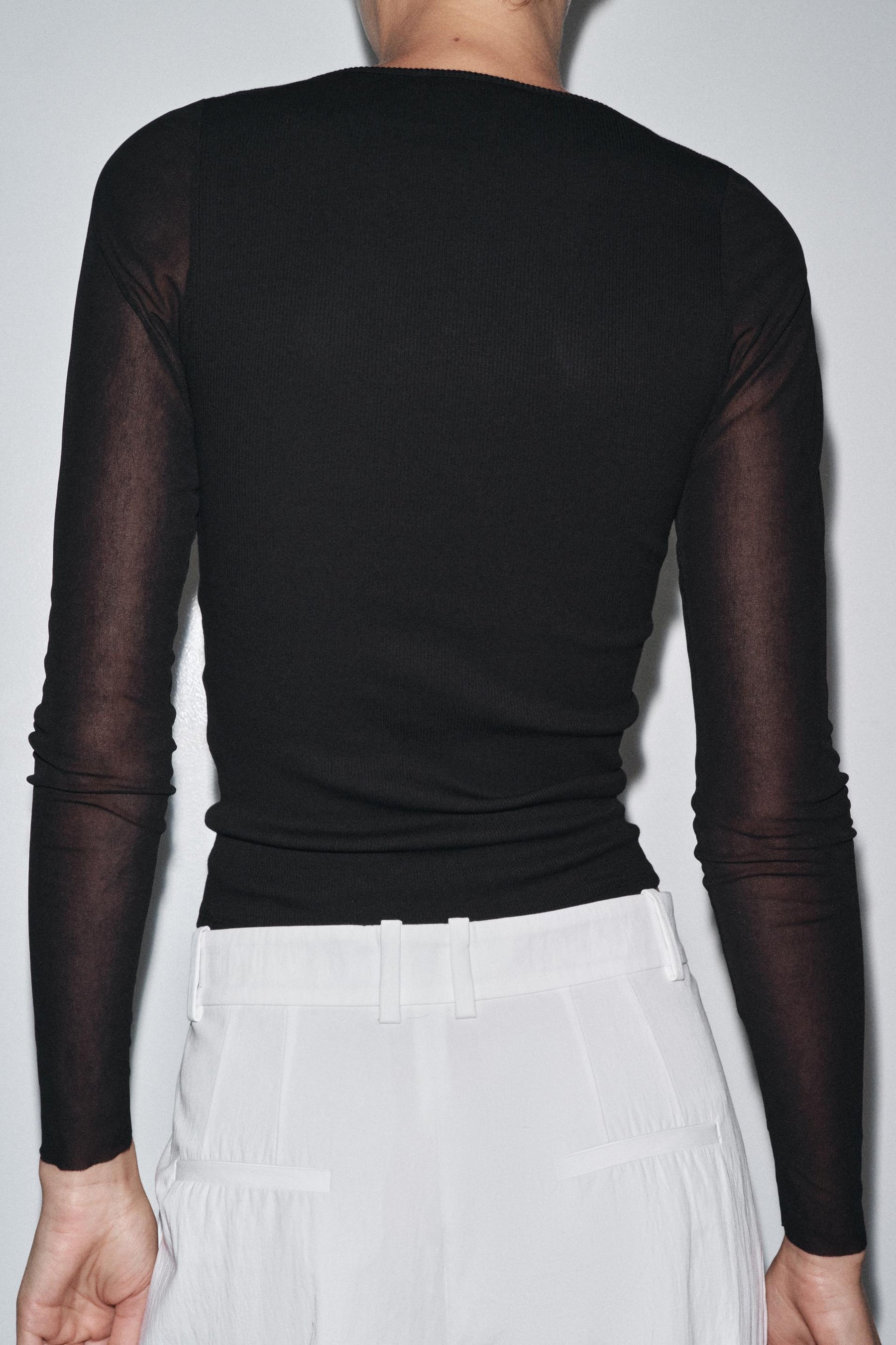 Halbtransparentes Kombinations-T-Shirt