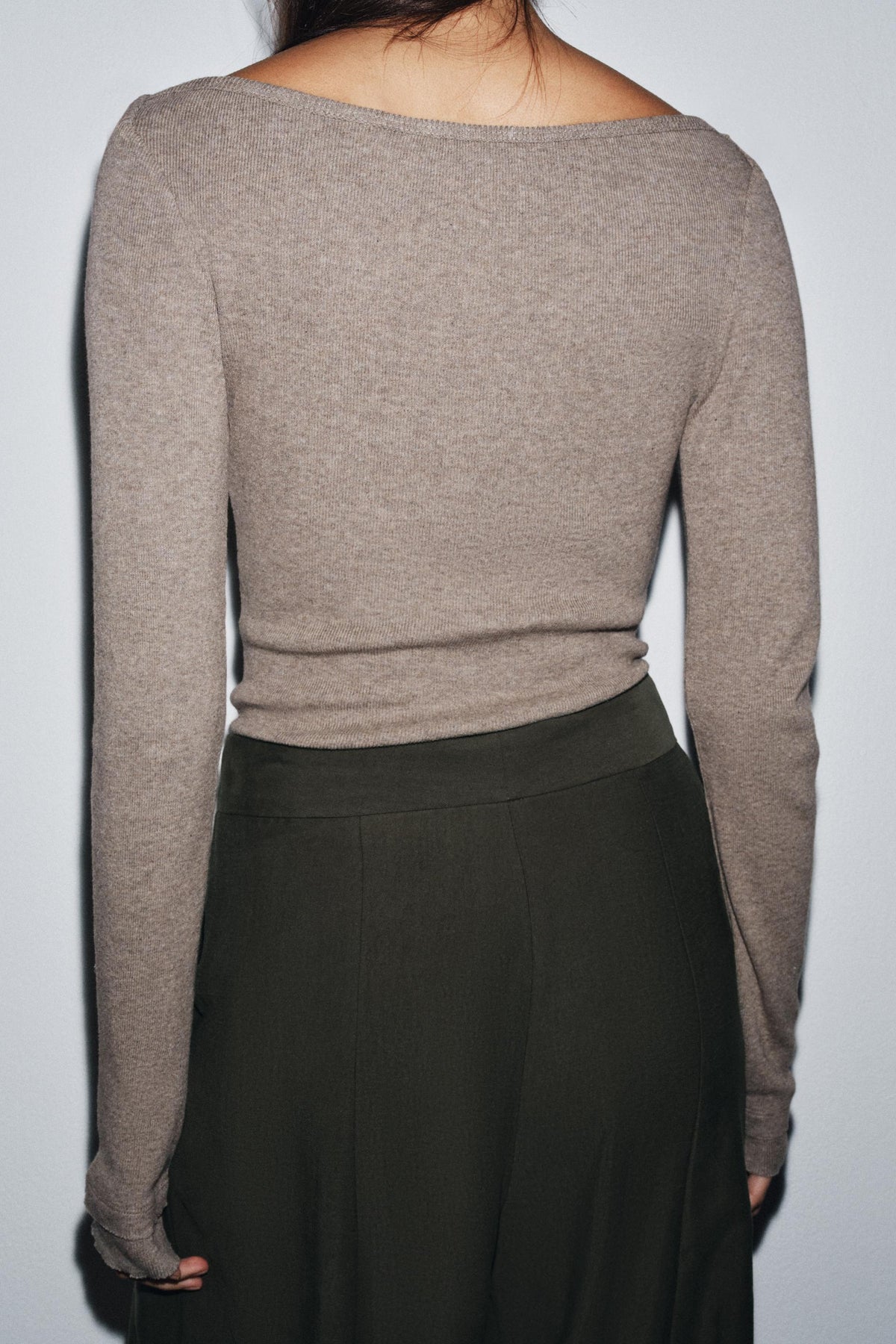 Geripptes Boot-Neck-Shirt