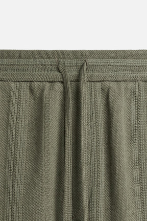JACQUARD TEXTURED BERMUDA SHORTS - Image 8