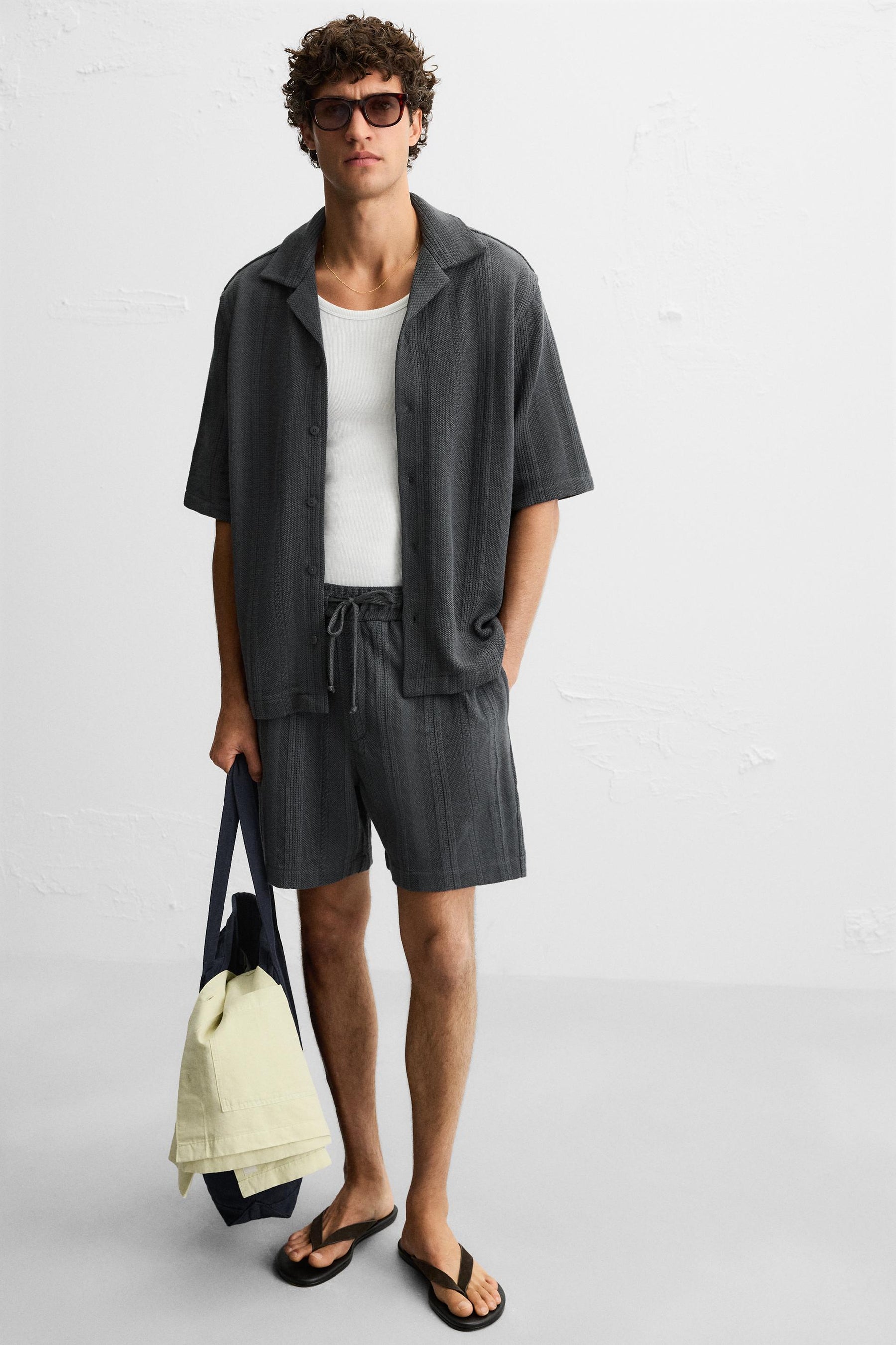 JACQUARD TEXTURED BERMUDA SHORTS - Image 6