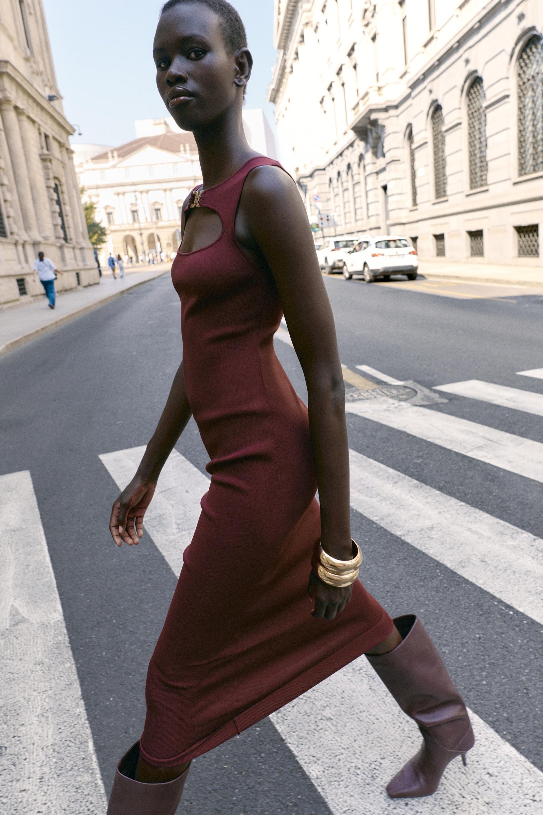 KNIT DRESS WITH CUT-OUT AND METAL DETAIL - Image 3