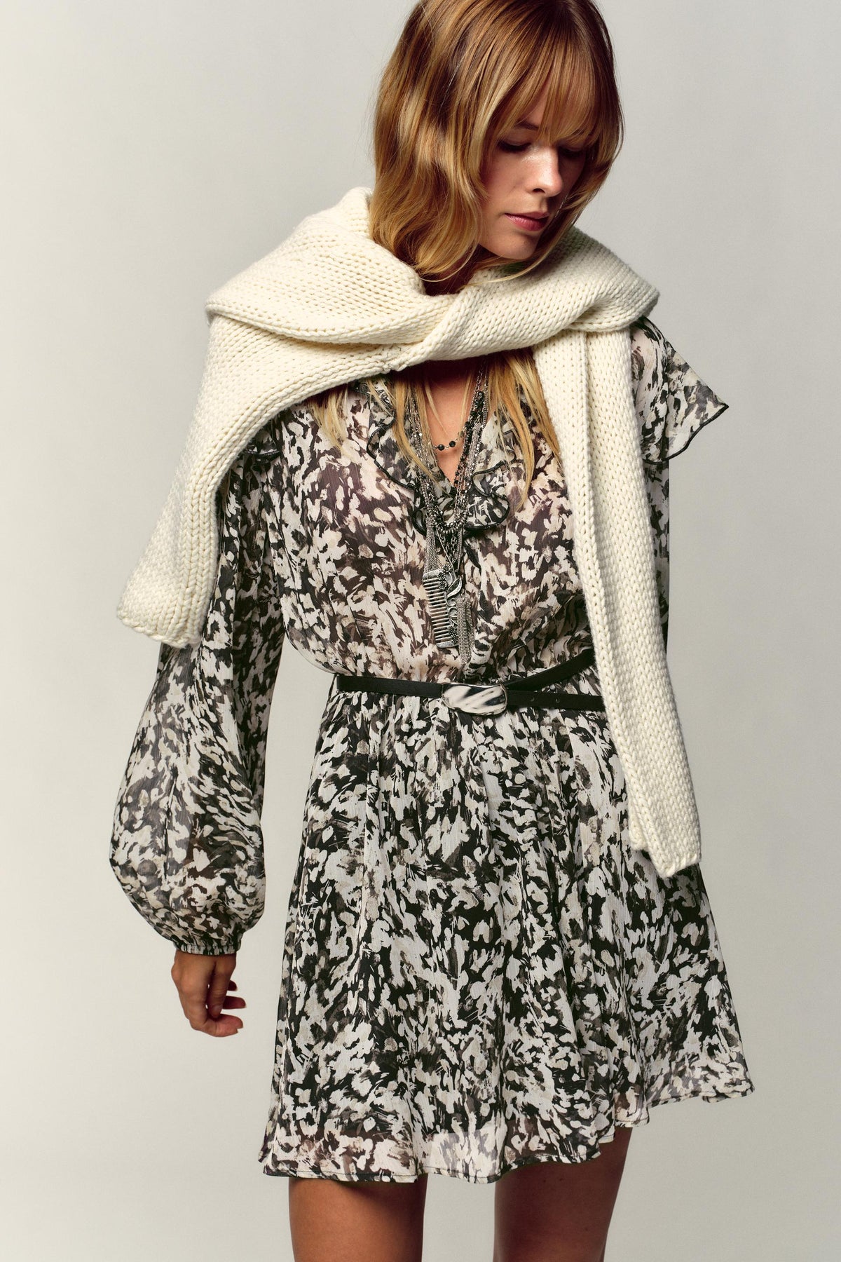 PRINTED MINI DRESS WITH BELT - Image 2