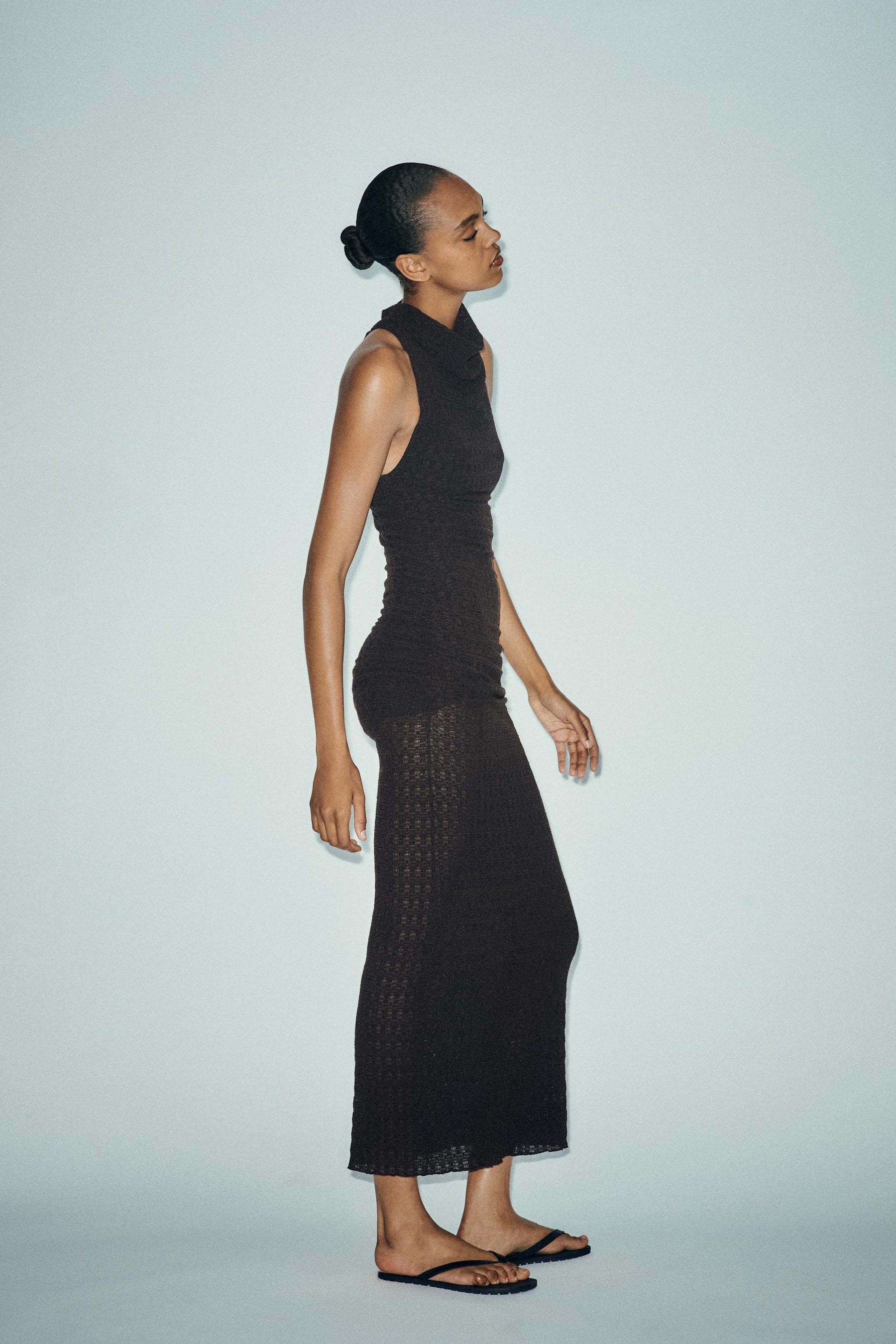 Strukturiertes Neckholderkleid