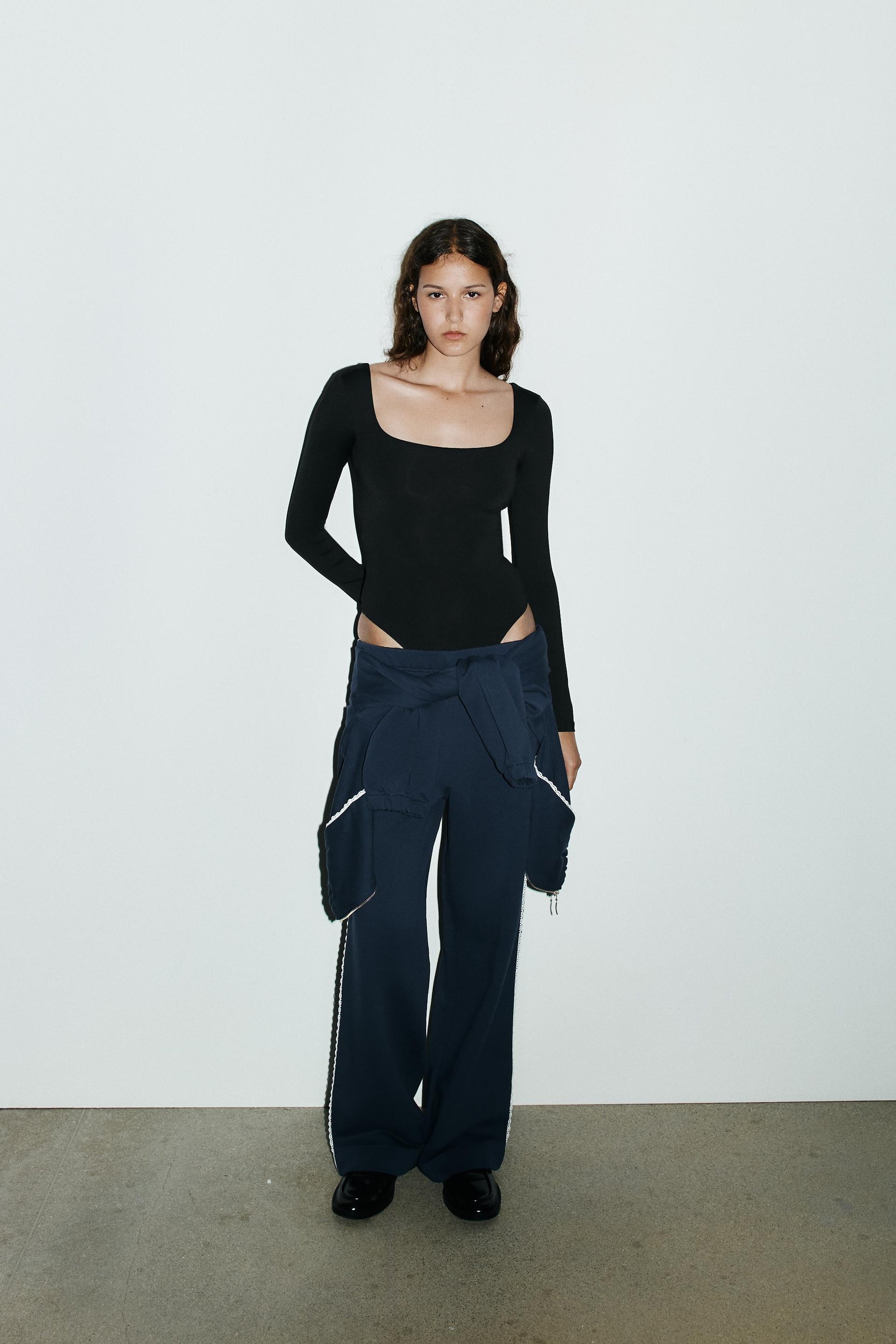 POLYAMID-Body mit eckigem Ausschnitt