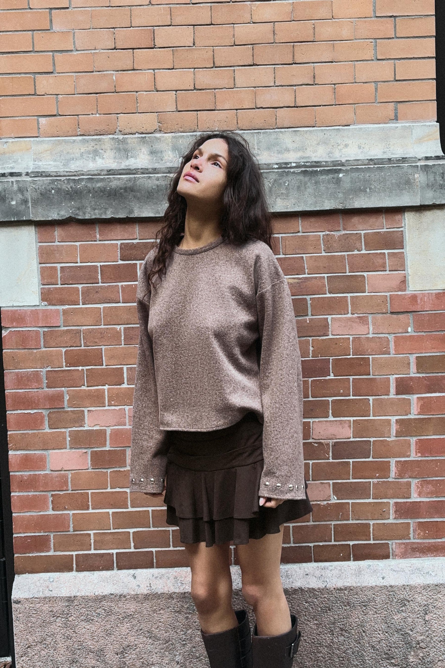 Nietenbesetztes Sweatshirt