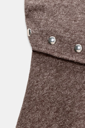 Kurzer Rock mit Nieten