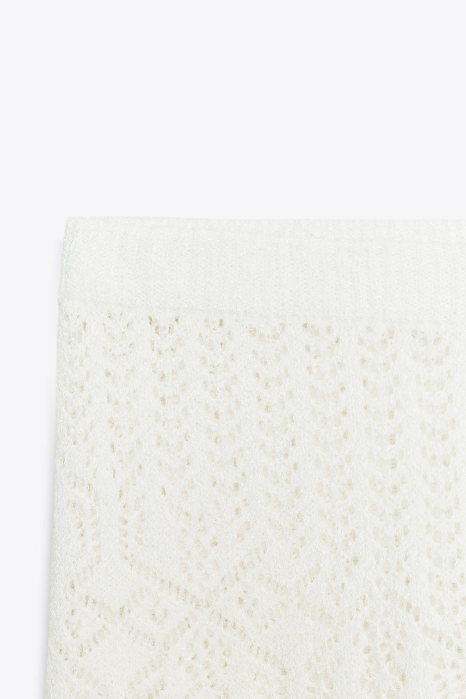 Shorts mit Ausschnitt