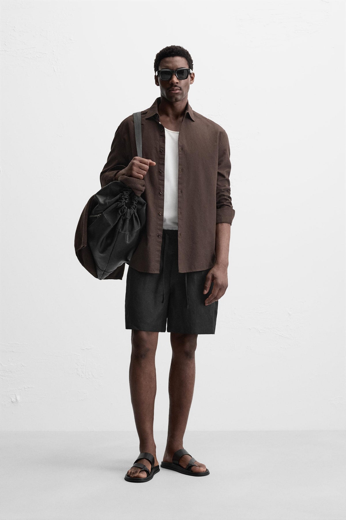 100% LINEN BERMUDA SHORTS - Image 1