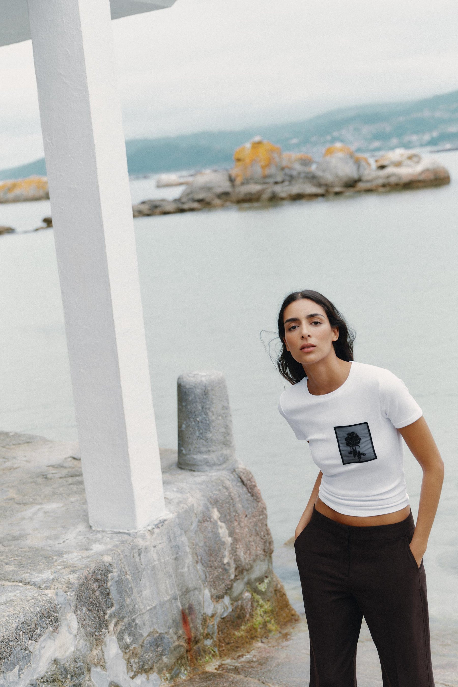 T-Shirt mit Blumentasche