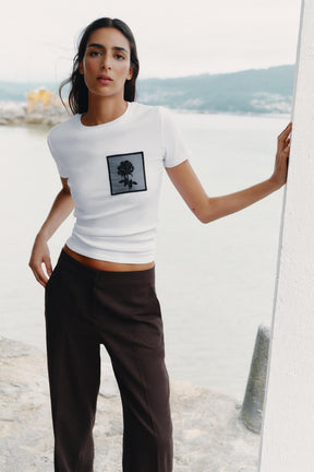 T-Shirt mit Blumentasche