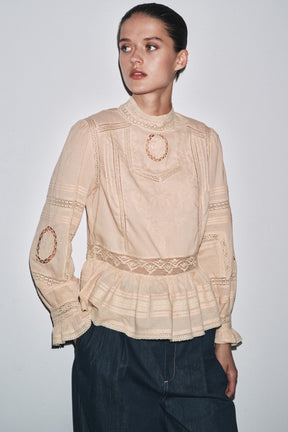 Besticktes romantisches Hemd