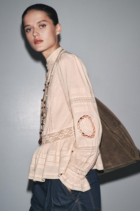 Besticktes romantisches Hemd