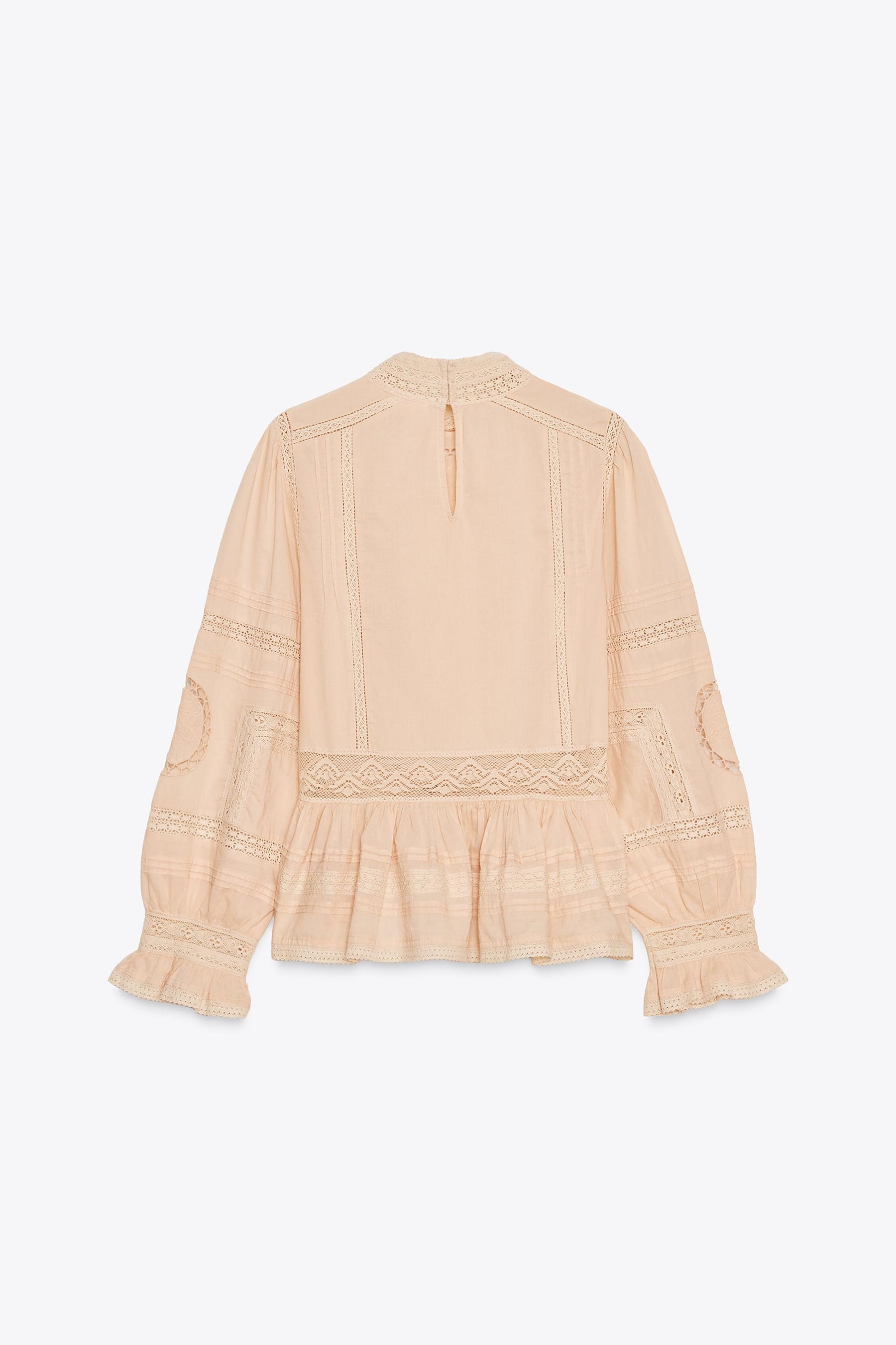 Besticktes romantisches Hemd