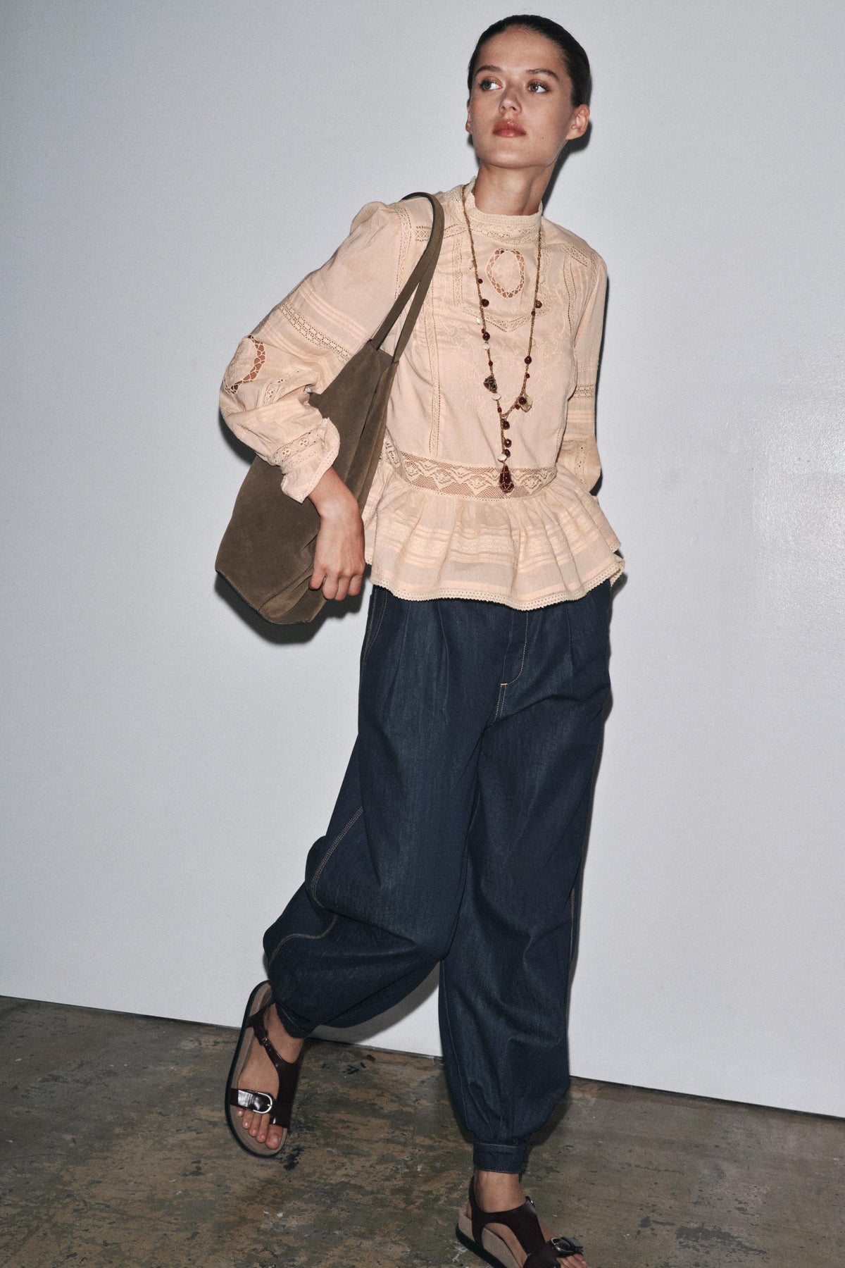 Besticktes romantisches Hemd