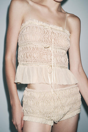 Modisches Oberteil mit Struktur und Kontrast