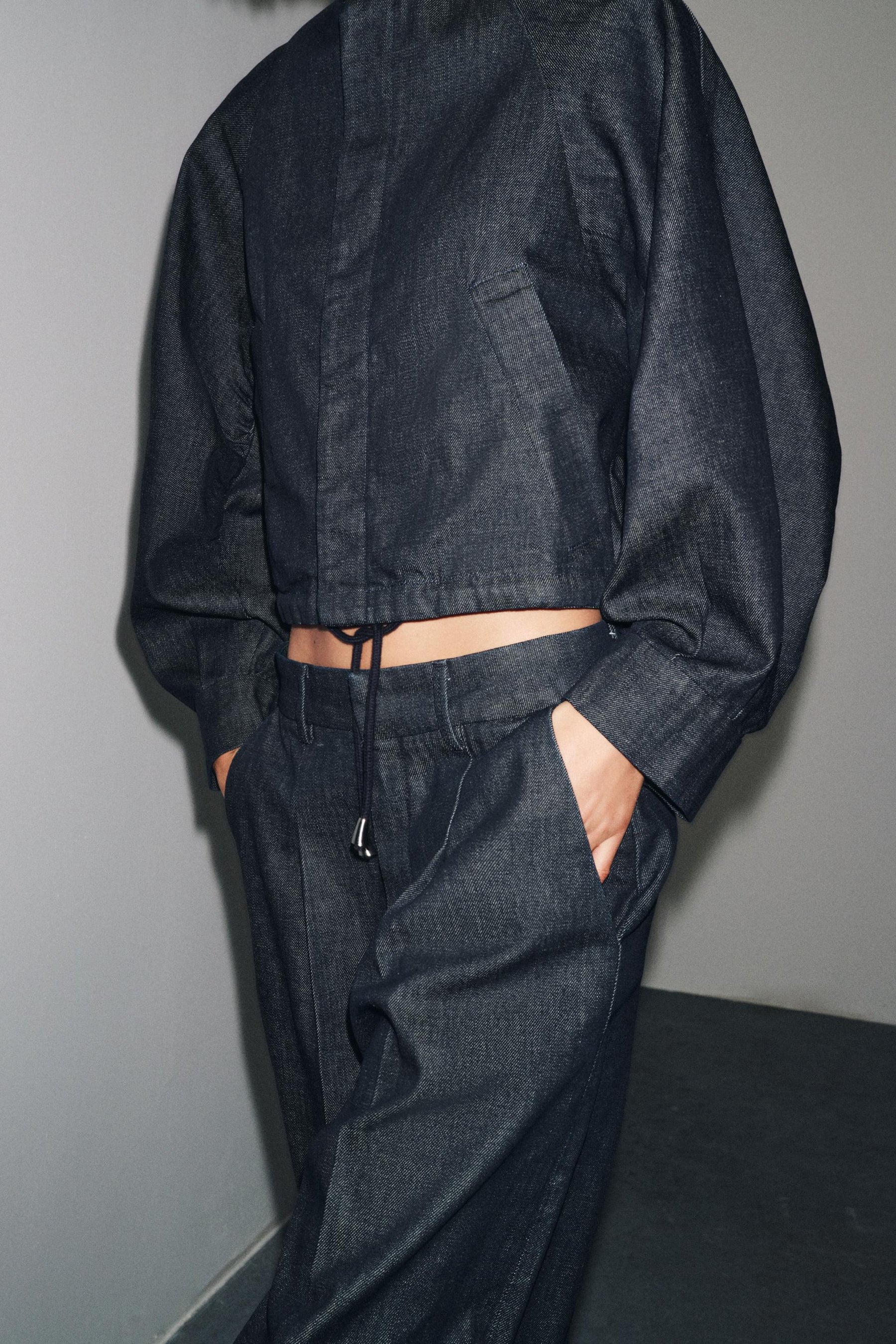 Bomberjacke aus Denim mit Puffärmeln