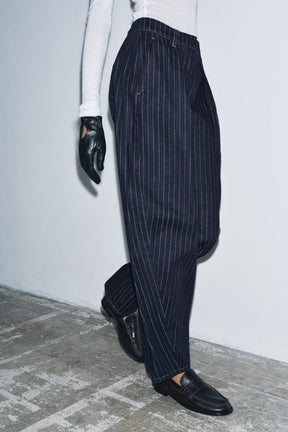 Gestreifte Ballonjeans mit mittelhohem Bund