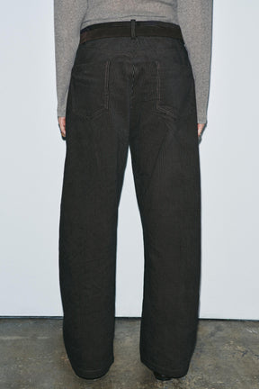 Gestreifte Hose mit weitem Bein