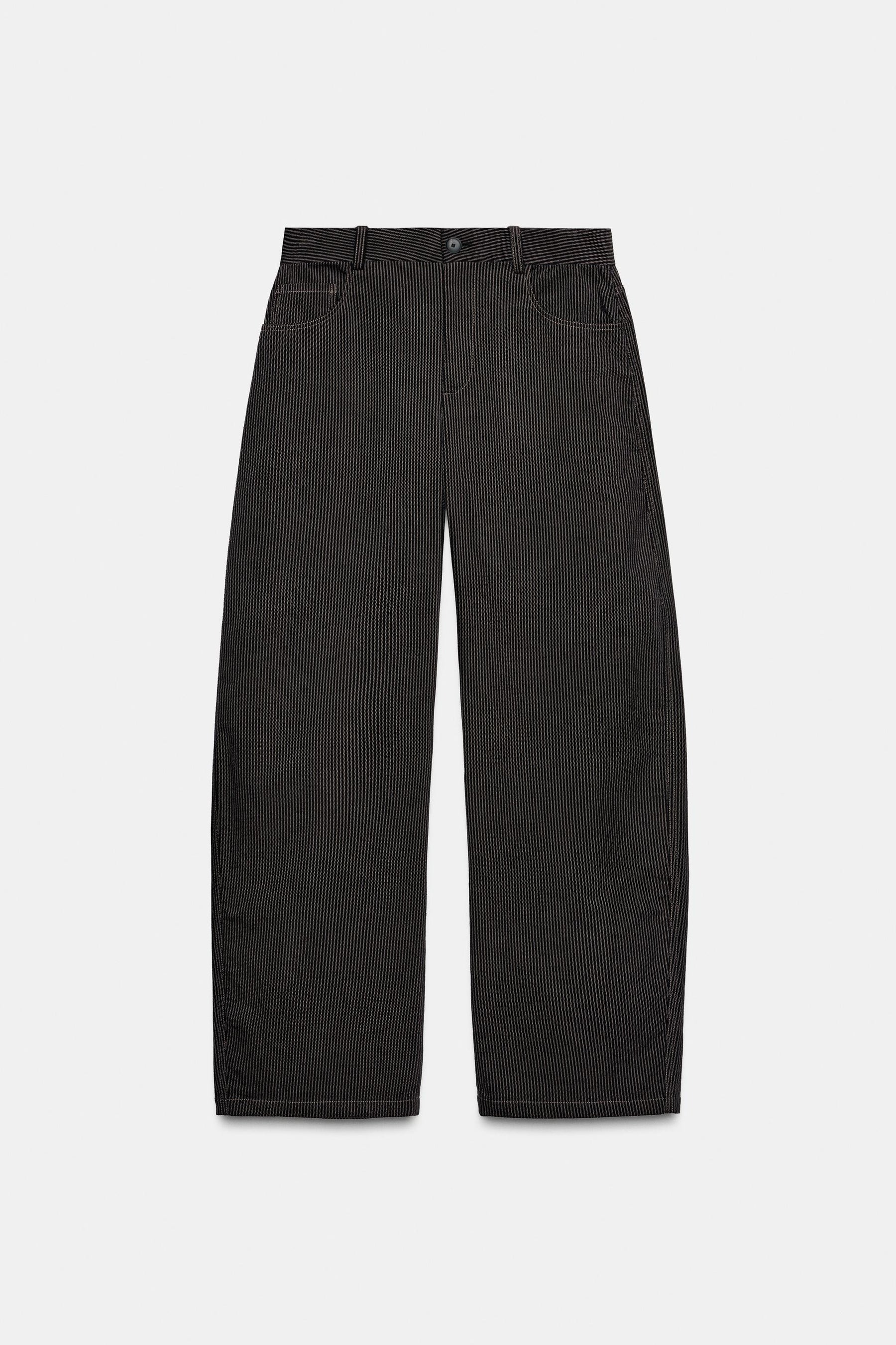 Gestreifte Hose mit weitem Bein