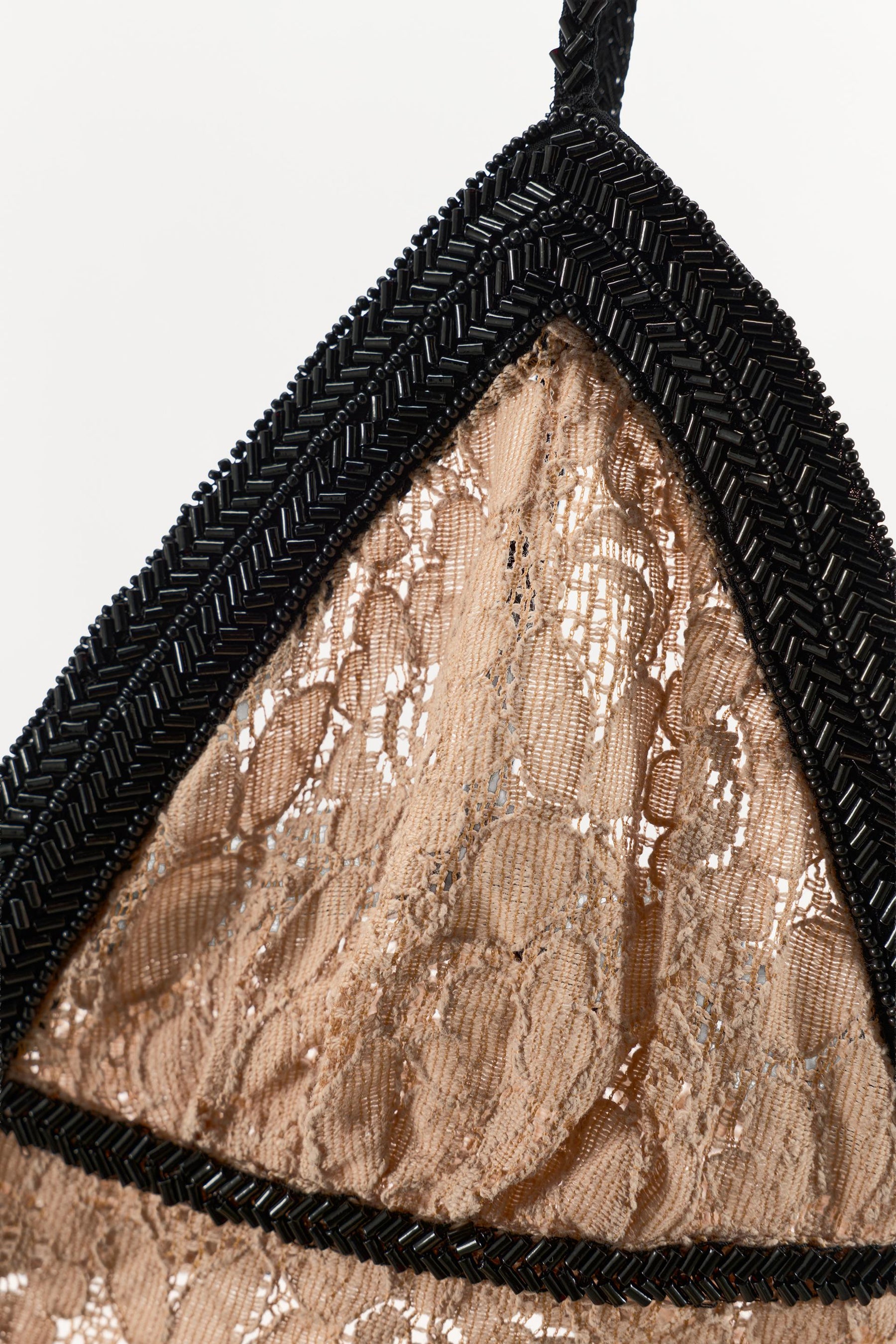 BH aus floral bestickter Spitze