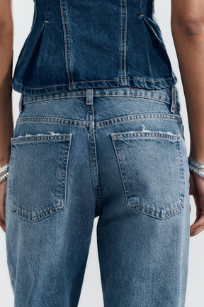 Jeans mit mittelhohem Bund und weitem Bein