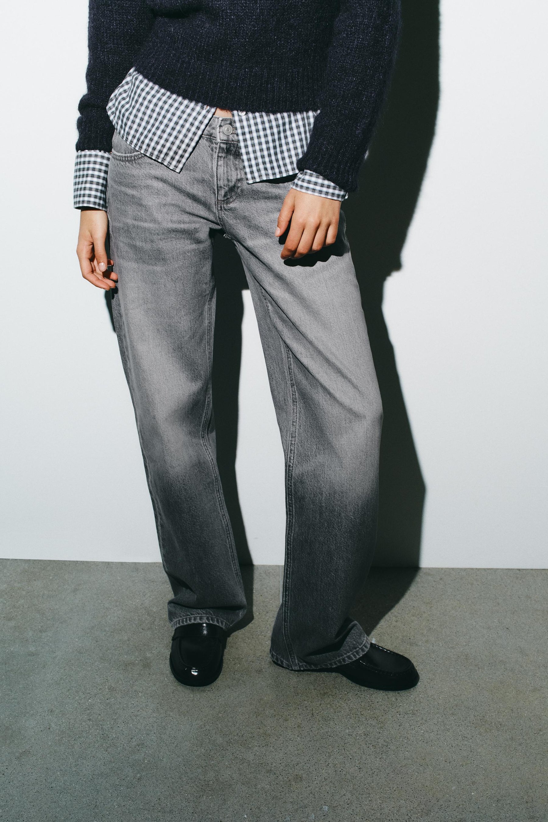 Weit geschnittene, tief sitzende Jeans