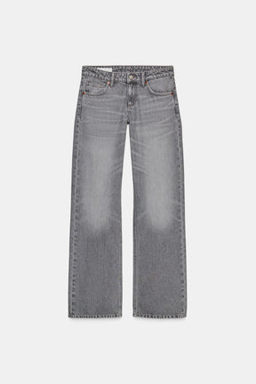 Weit geschnittene, tief sitzende Jeans