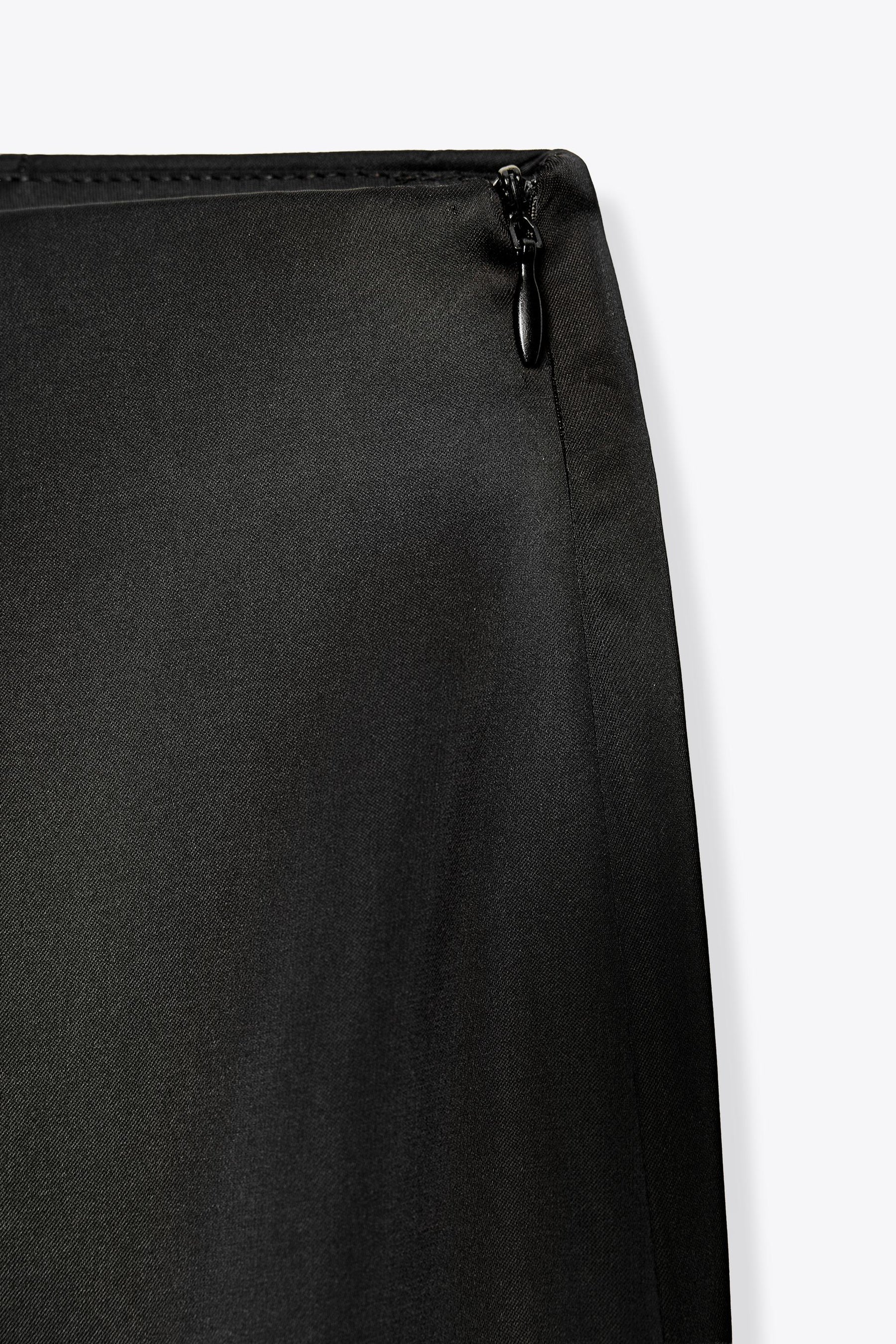 Satinhose mit hohem Bund