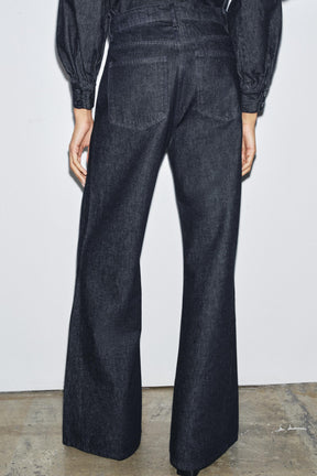 High-Waist-Jeans mit weitem Bein