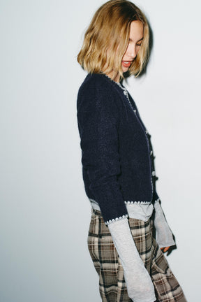 Bestickte Strickjacke