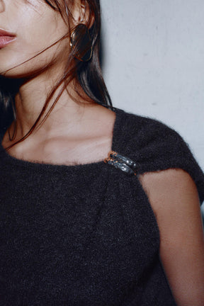 SLEEVELESS KNIT JUMPER WITH BROOCH - Image 3