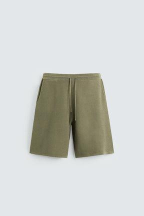 TEXTURED KNITTED BERMUDA SHORTS - Image 6