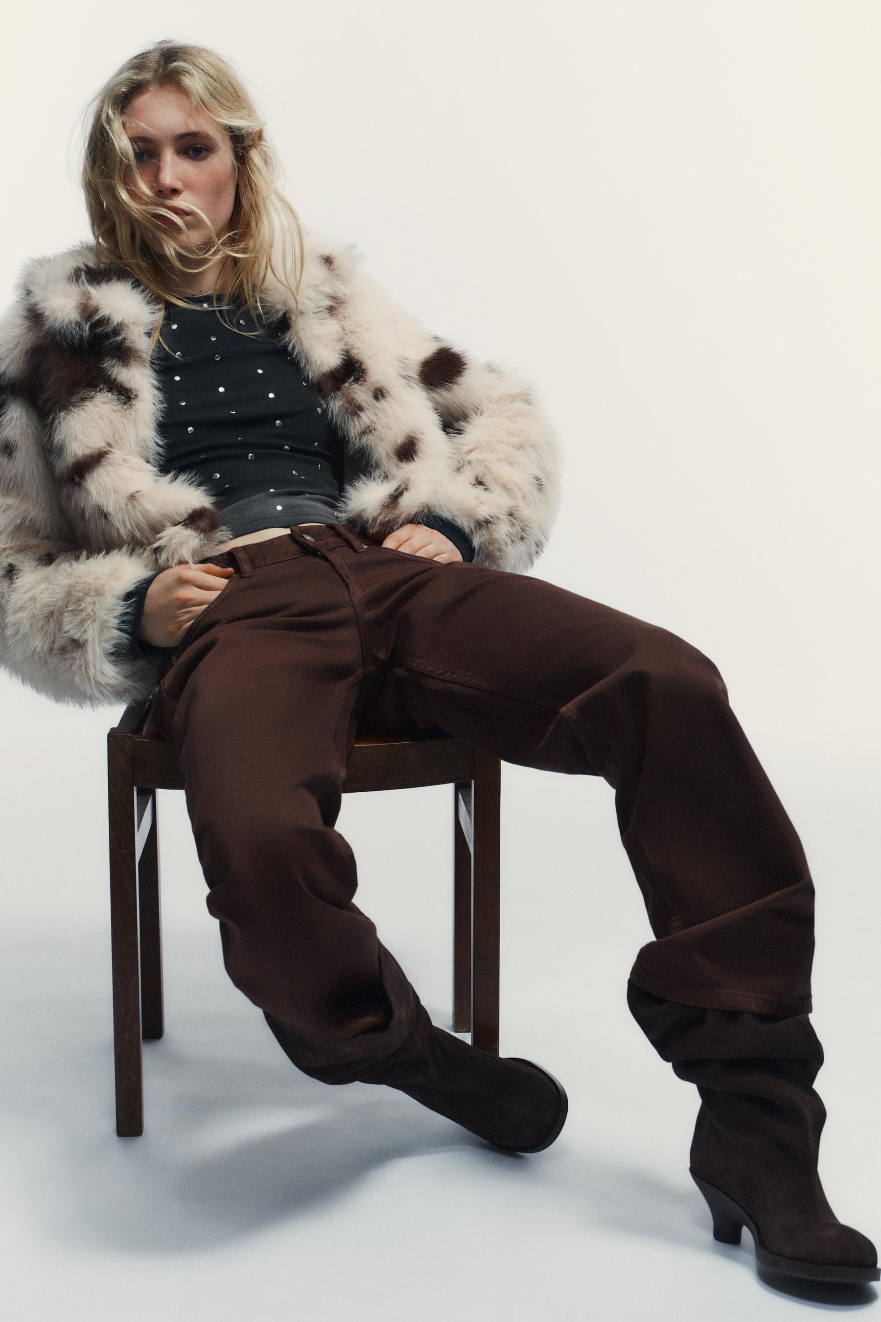 Weit geschnittene, tief sitzende Jeans