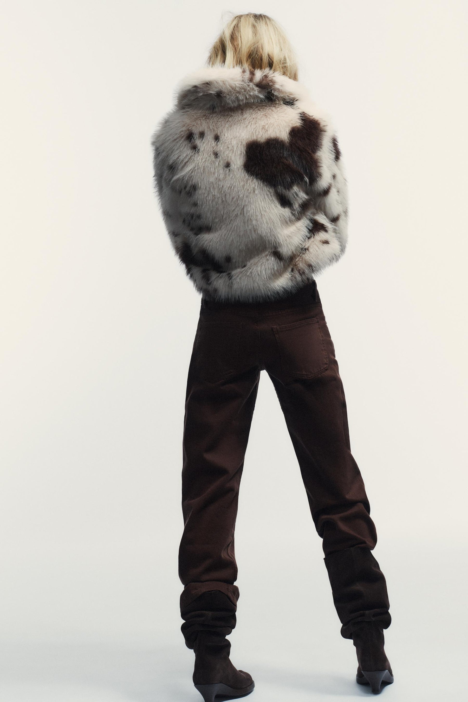 Weit geschnittene, tief sitzende Jeans