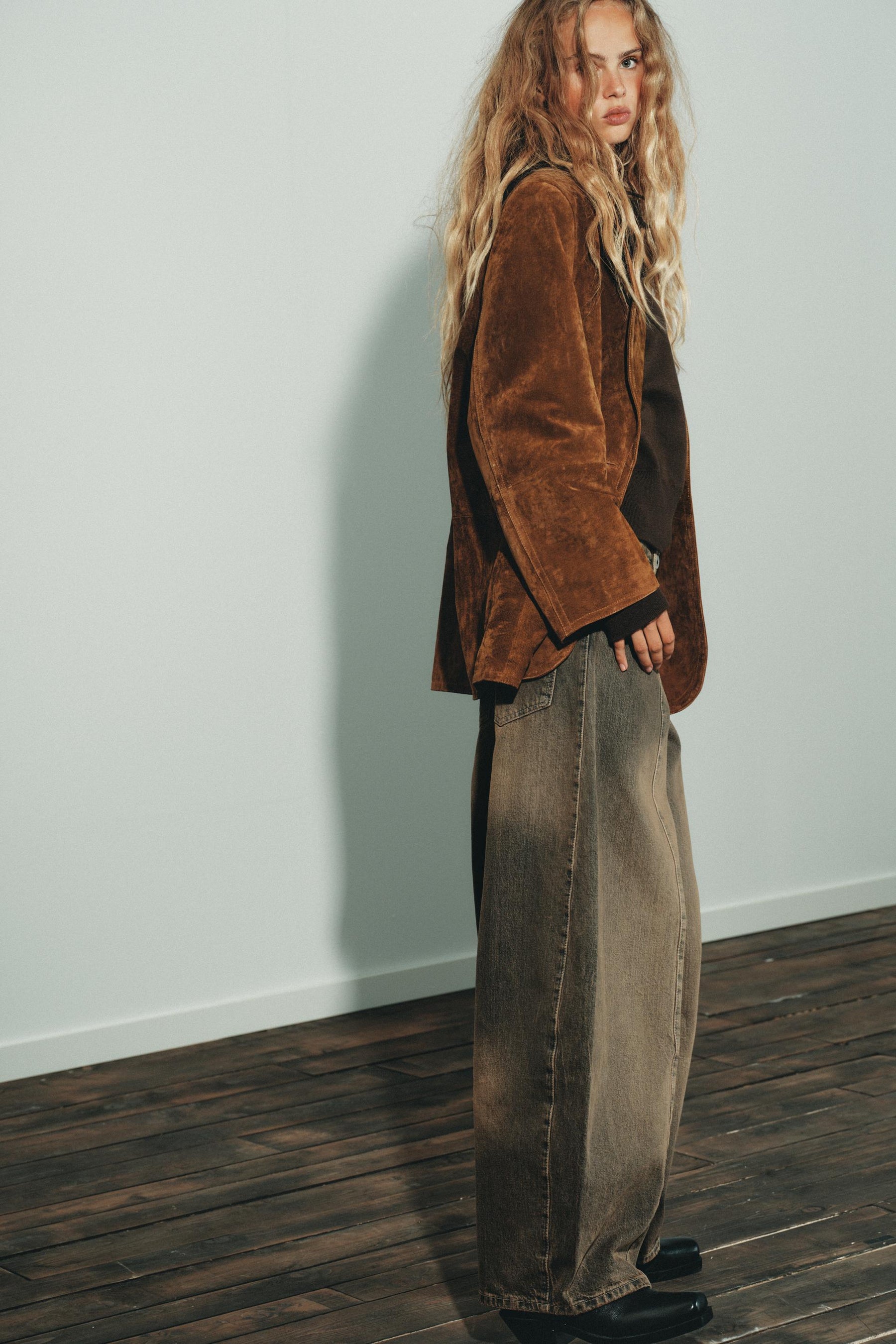 Oversized Barrel Low-Rise Jeans