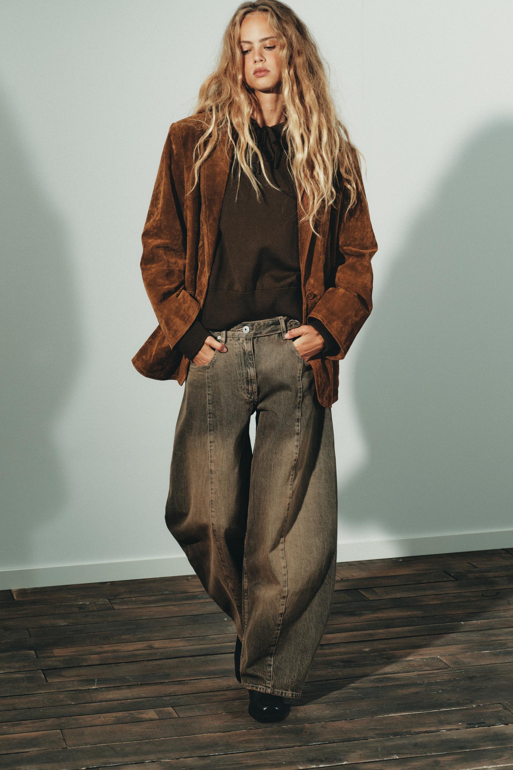 Oversized Barrel Low-Rise Jeans