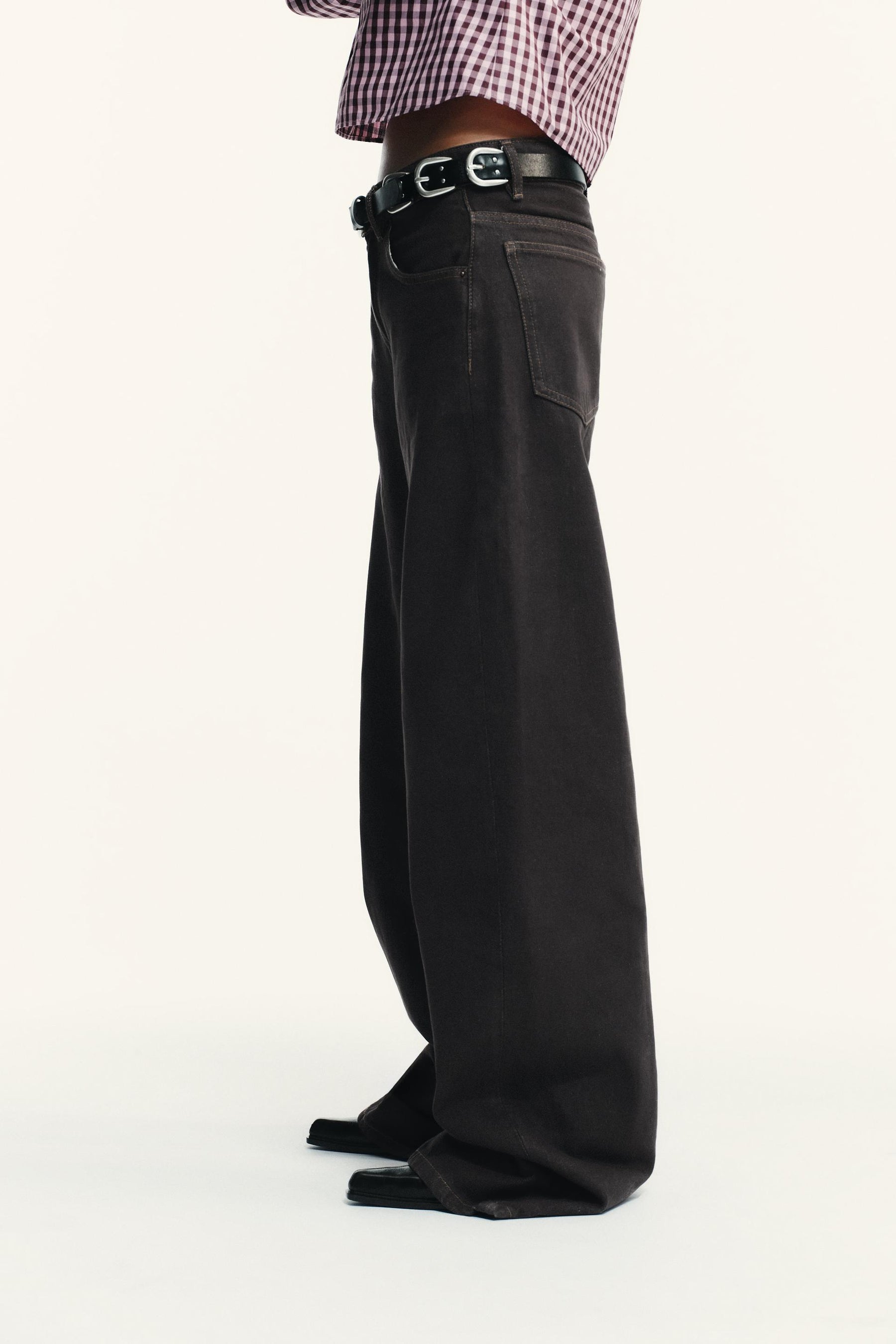 Hochtaillierte Barrel-Jeans