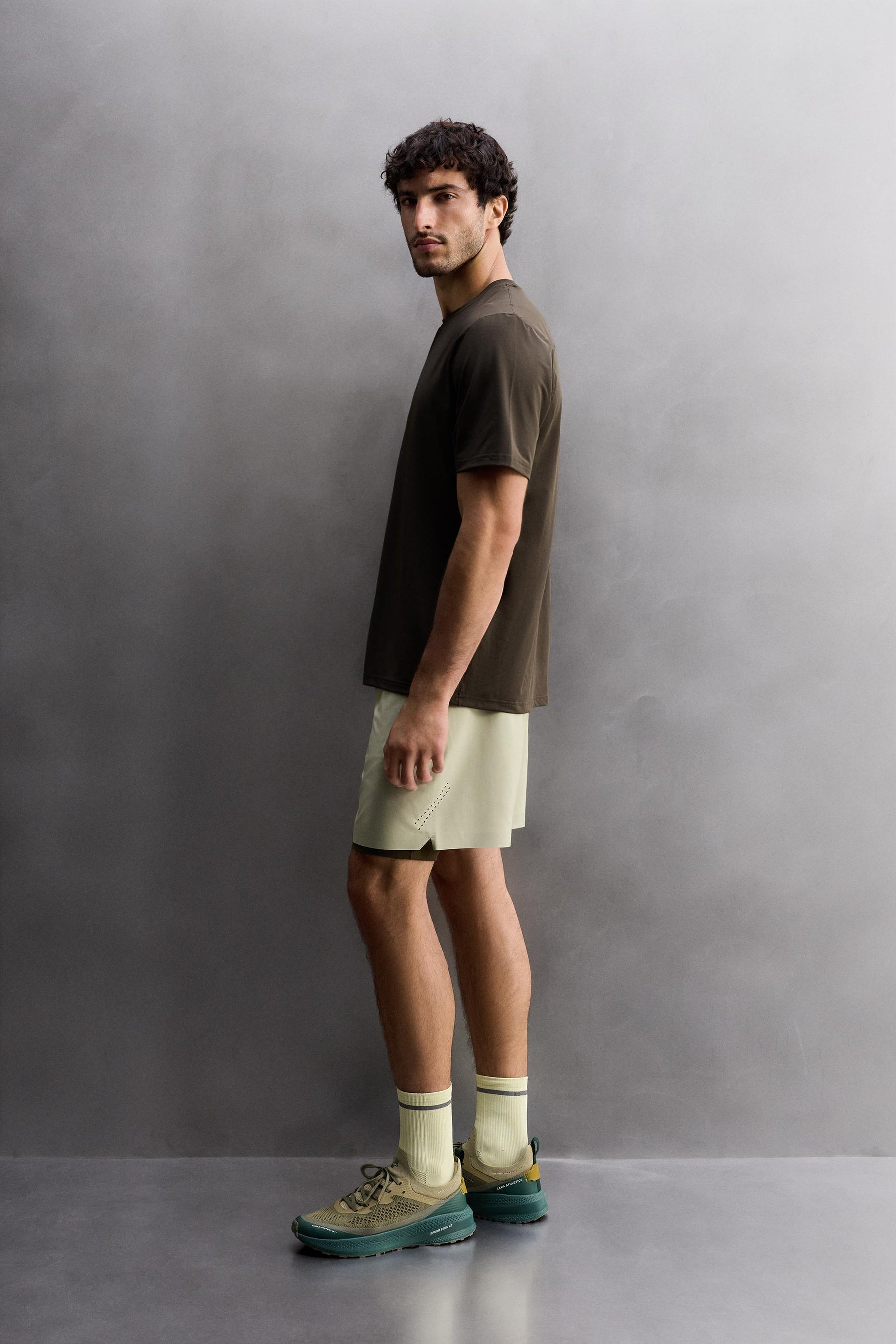 PERFORATED LIGHTWEIGHT SHORTS - Image 4