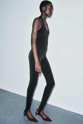 Glänzendes, dehnbares Neckholder-Top.