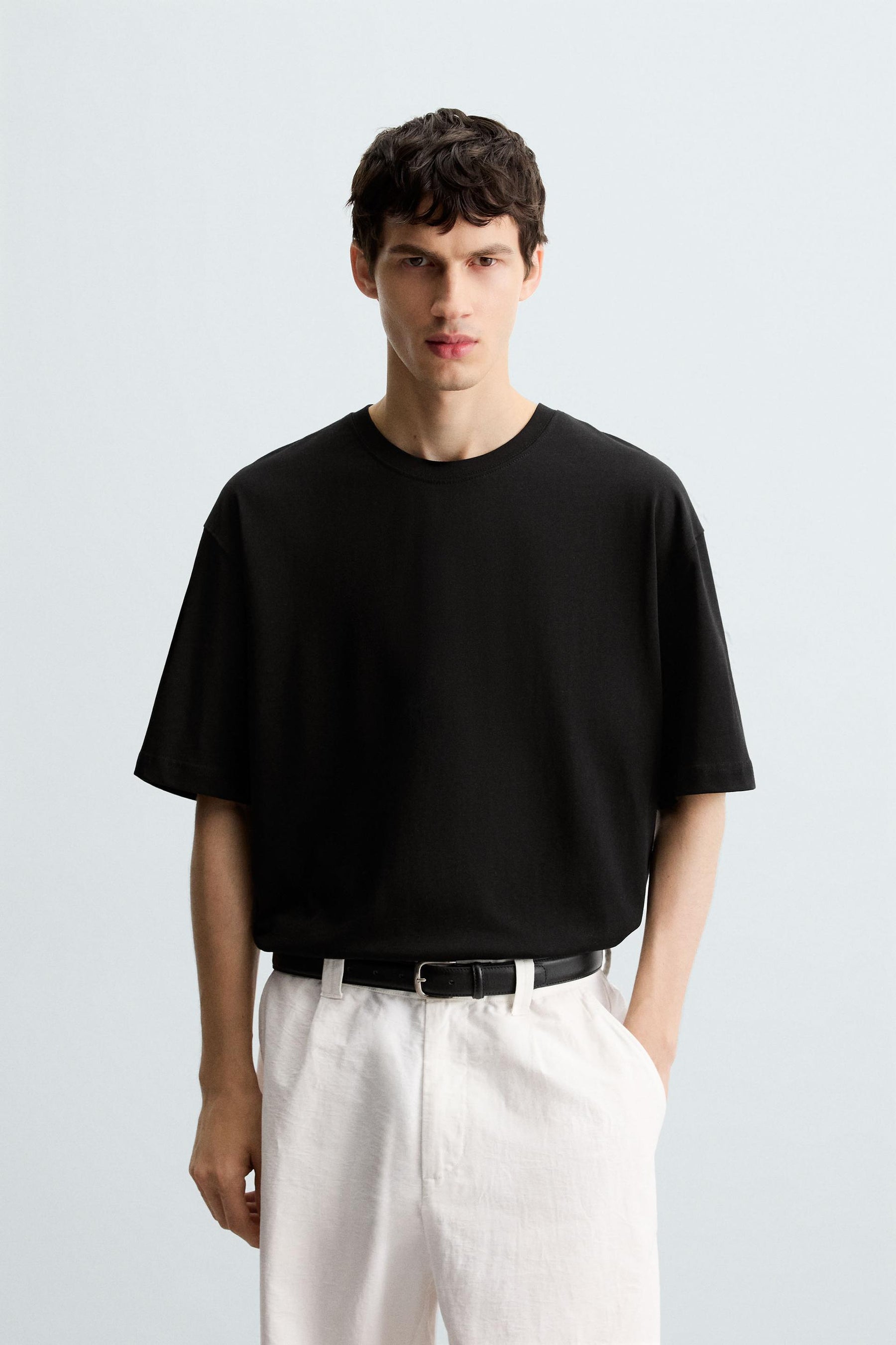 CONTRAST EMBROIDERY T-SHIRT - Image 2