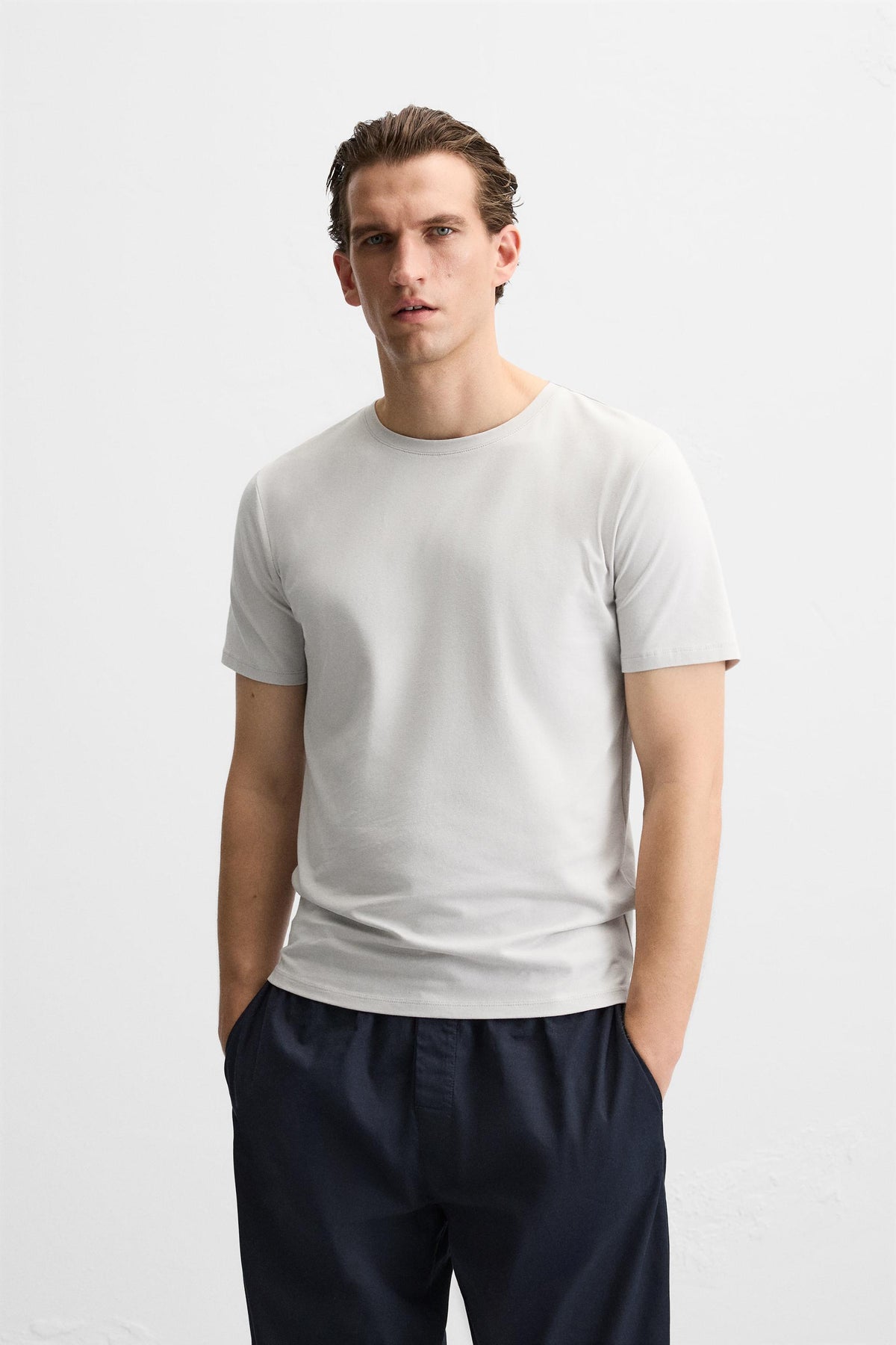 BASIC SLIM FIT T-SHIRT - Image 2
