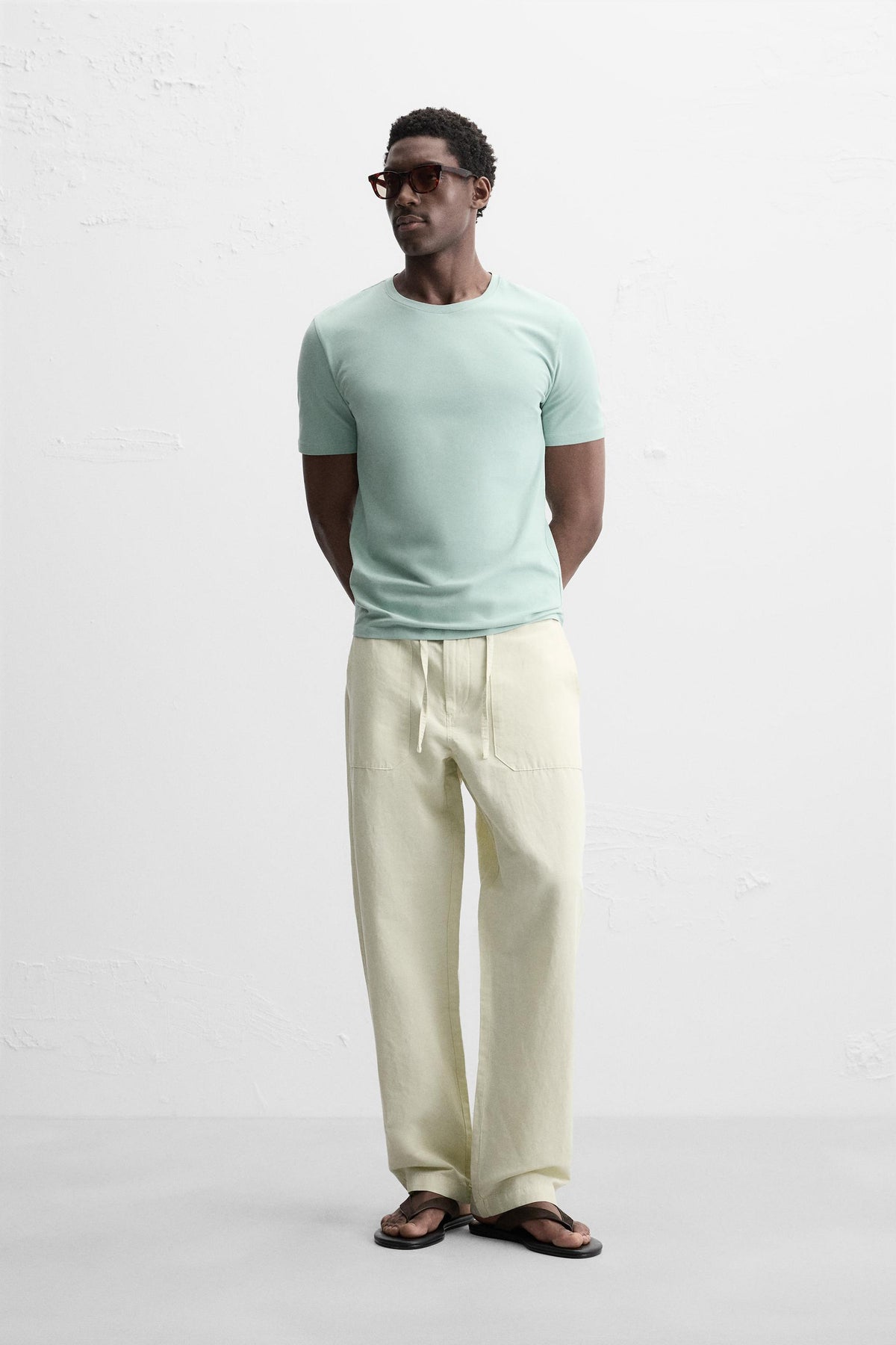 BASIC SLIM FIT T-SHIRT - Image 1