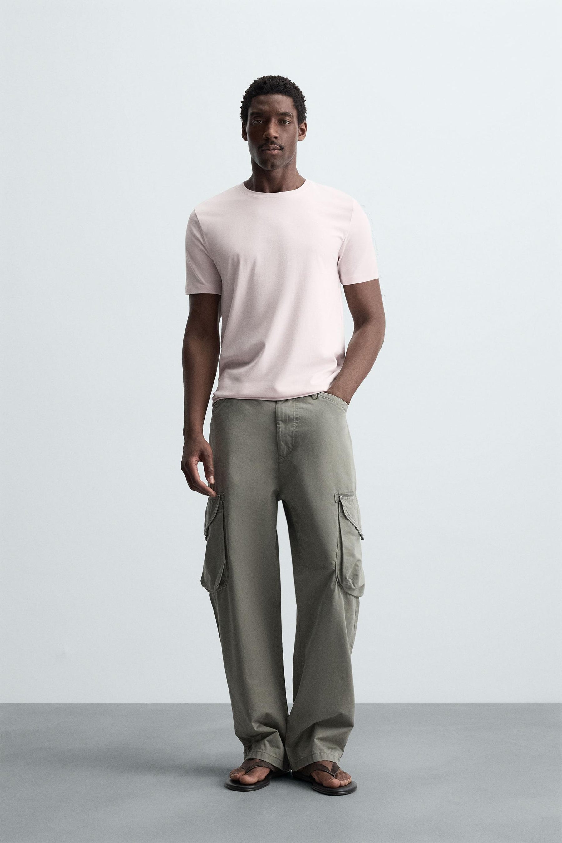 BASIC SLIM FIT T-SHIRT - Image 1